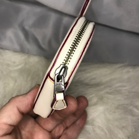 Limited Edition Coach x Disney Mickey Mouse Ears Zip Around Coin Purse Bag - Picture 5 of 9